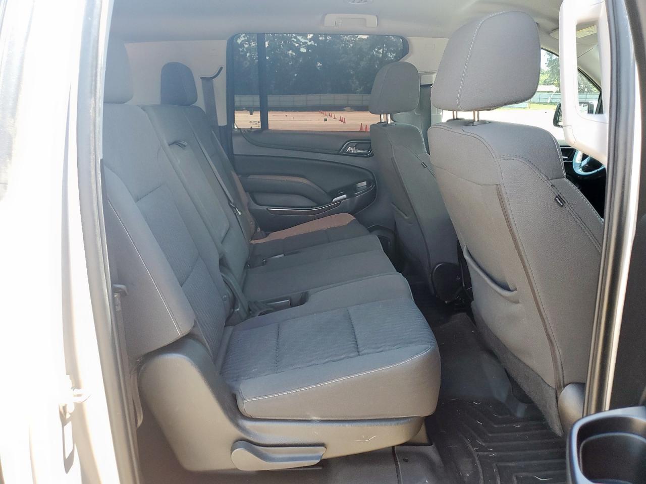 1gnscgkc7kr314122 1GNSCGKC7KR314122 2019 Chevrolet Suburban C1500 Ls