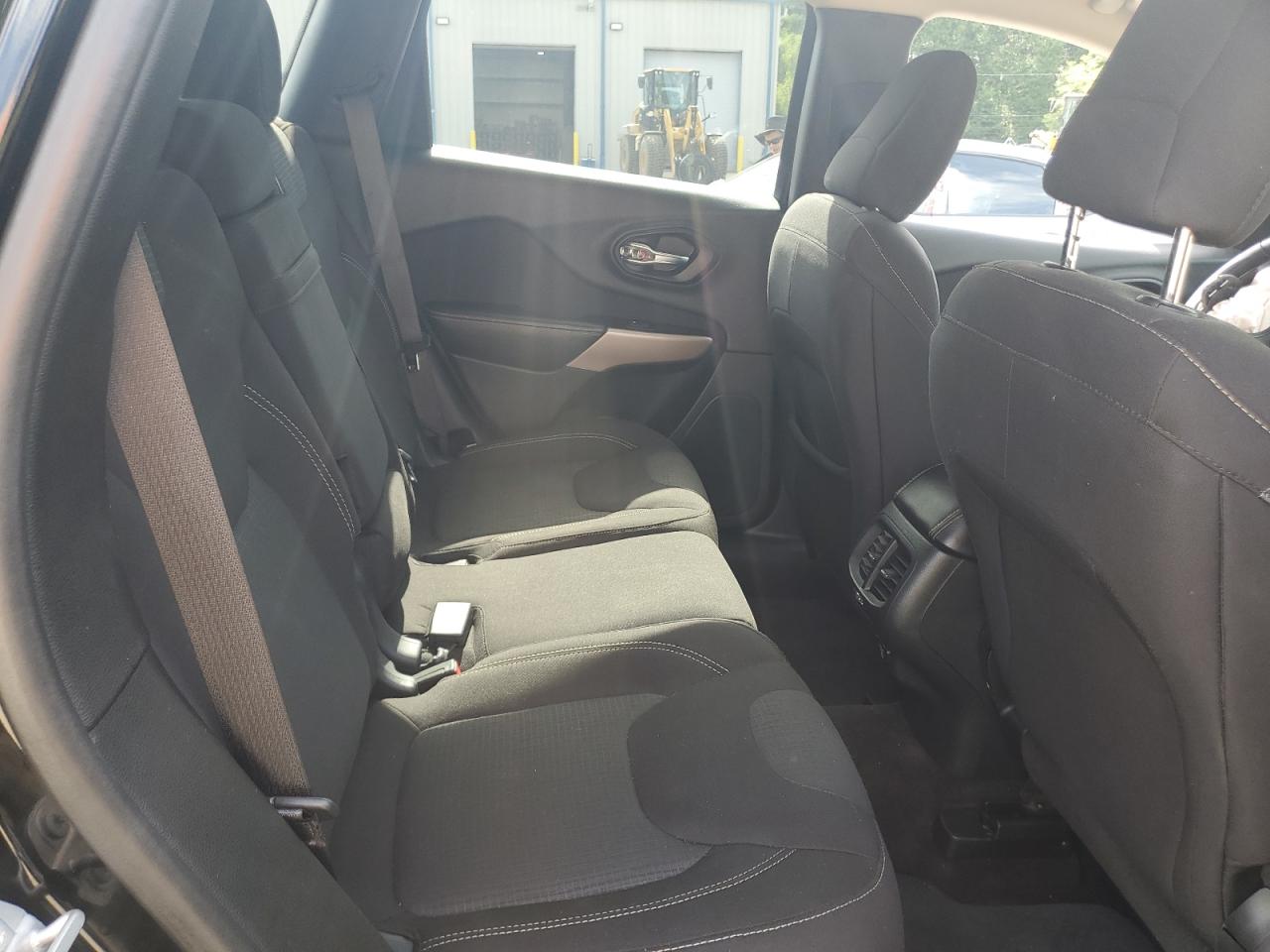 2017 Jeep Cherokee Latitude VIN: 1C4PJMCB2HW665507 Lot: 65915805