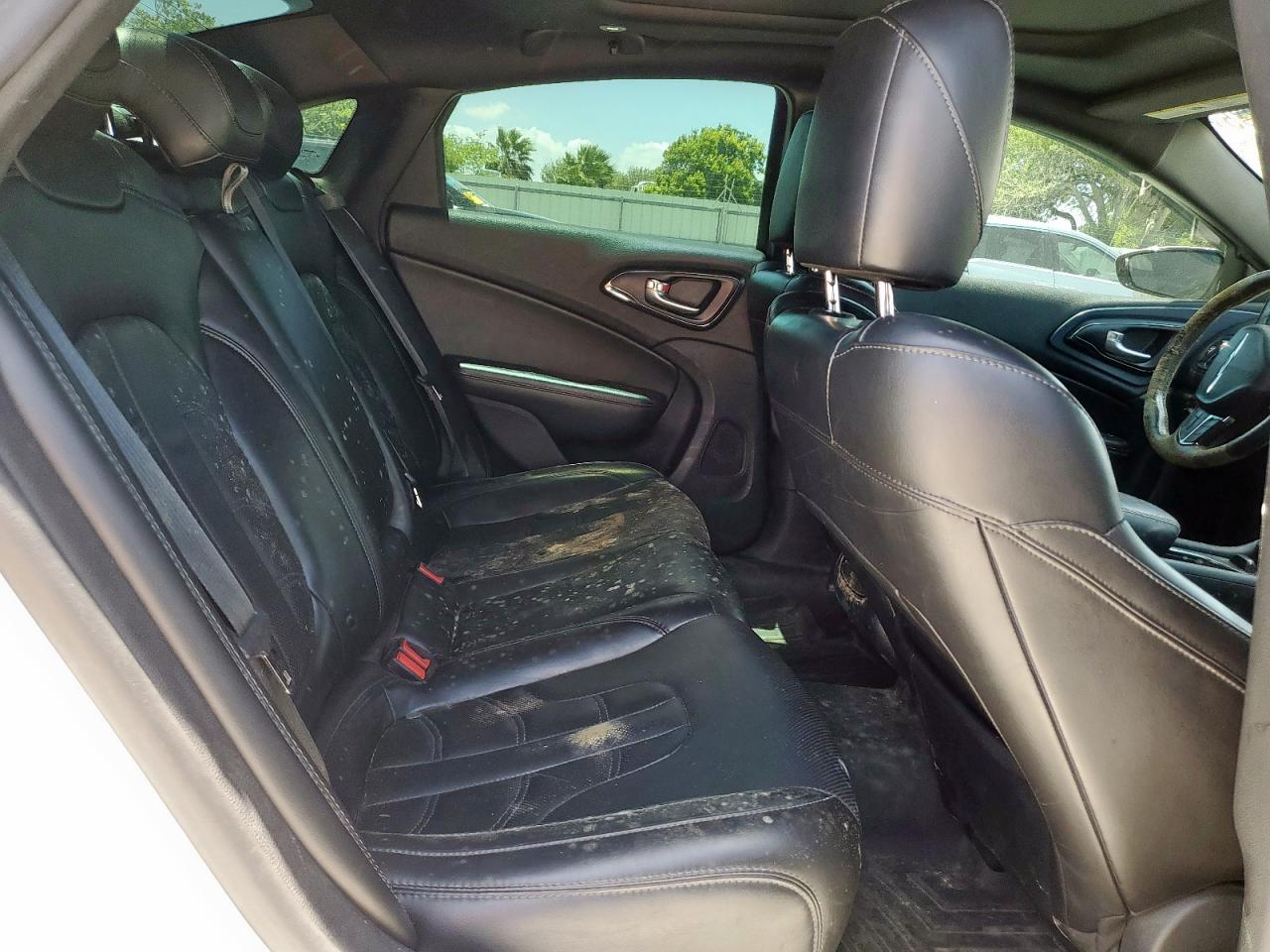 2015 Chrysler 200 S VIN: 1C3CCCDG7FN656418 Lot: 65941885