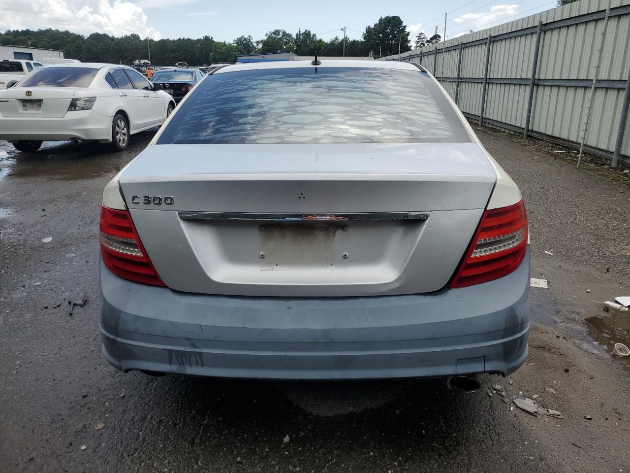 2011 Mercedes-Benz C 300 VIN: WDDGF5EB5BR136844 Lot: 63857685