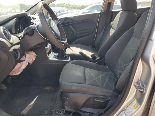 Sedans FORD FIESTA 2014 Srebrny