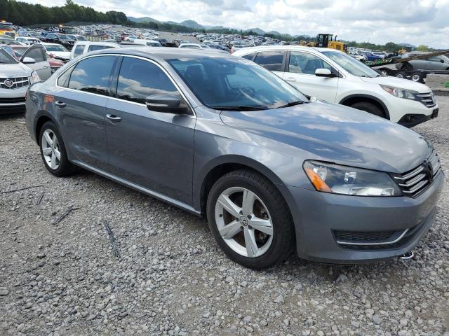 Sedans VOLKSWAGEN PASSAT 2013 Gray