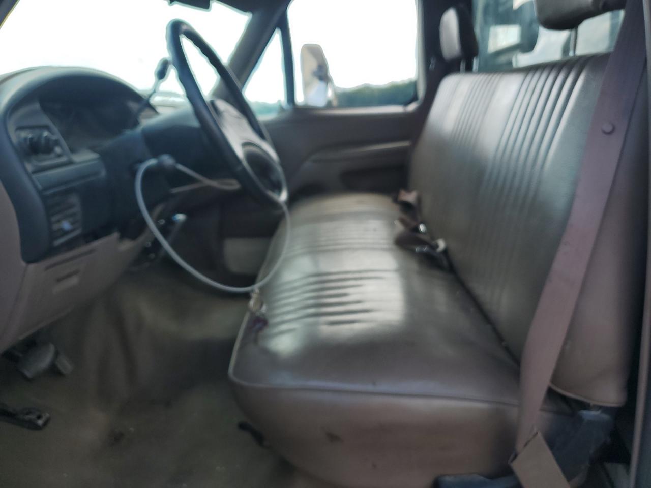 1993 Ford F350 VIN: 1FDKF37H6PNB19037 Lot: 64718305