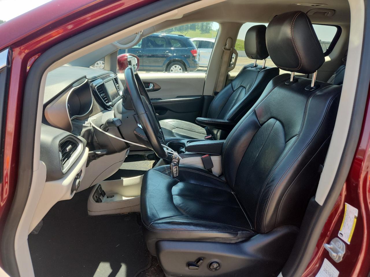 2018 Chrysler Pacifica Touring L VIN: 2C4RC1BG5JR210633 Lot: 62241885