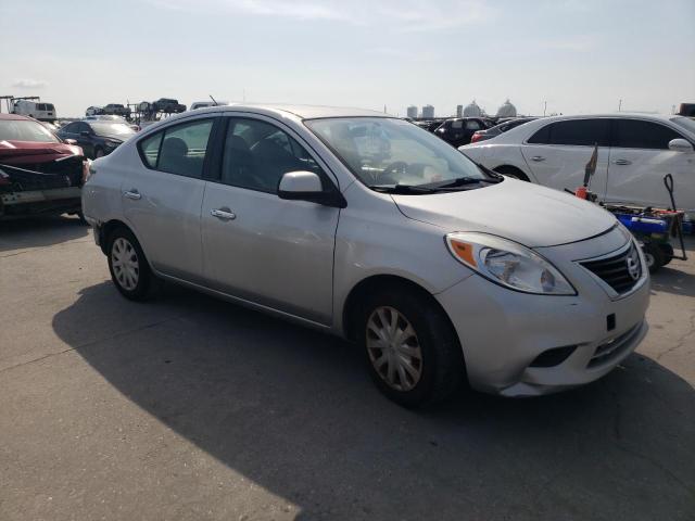 Sedans NISSAN VERSA 2012 Srebrny