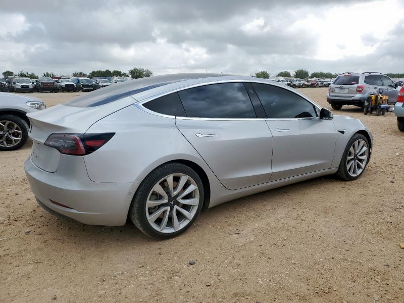  TESLA MODEL 3 2018 Srebrny