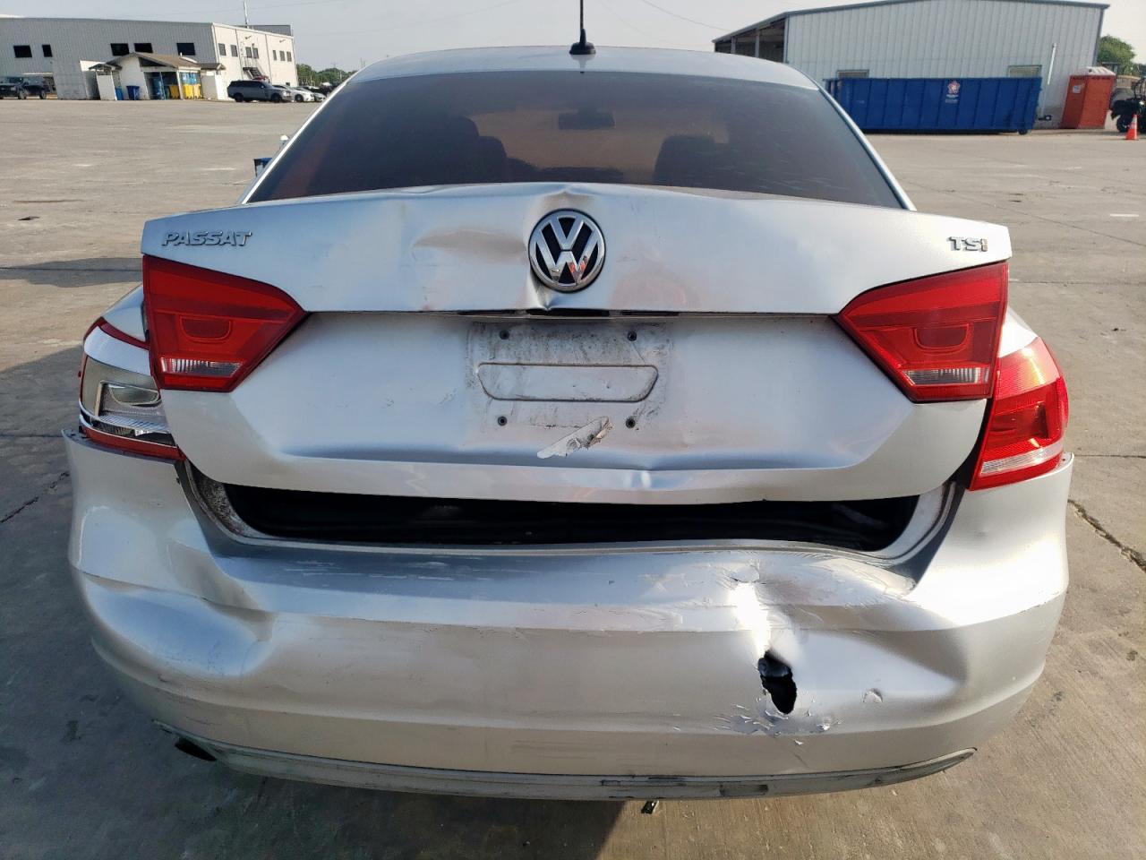 2015 Volkswagen Passat S VIN: 1VWAT7A37FC020019 Lot: 65244015