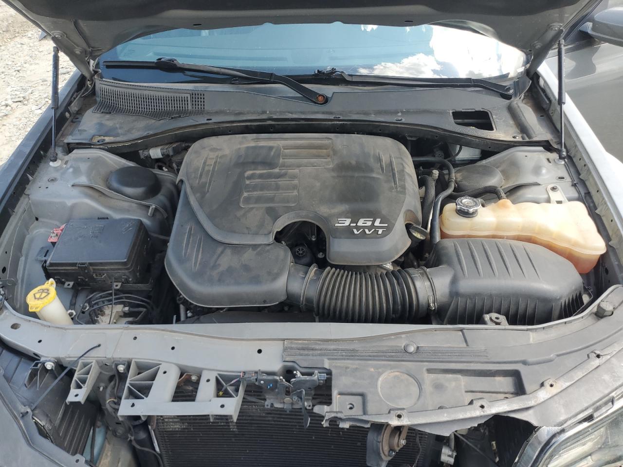 2019 Chrysler 300 S VIN: 2C3CCABG3KH562692 Lot: 67120575