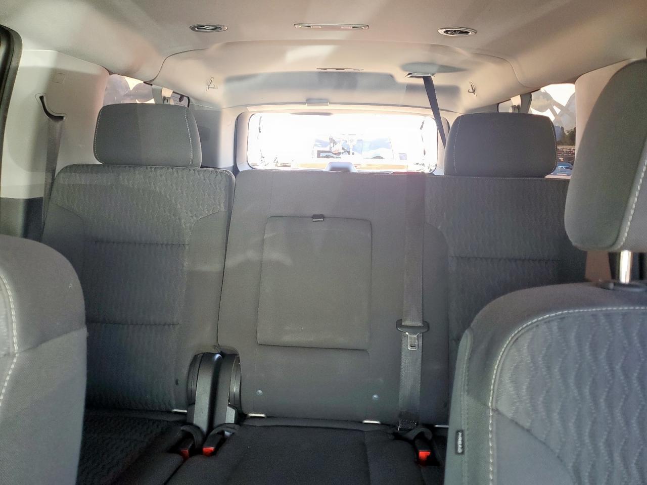 1gnscgkc7kr314122 1GNSCGKC7KR314122 2019 Chevrolet Suburban C1500 Ls