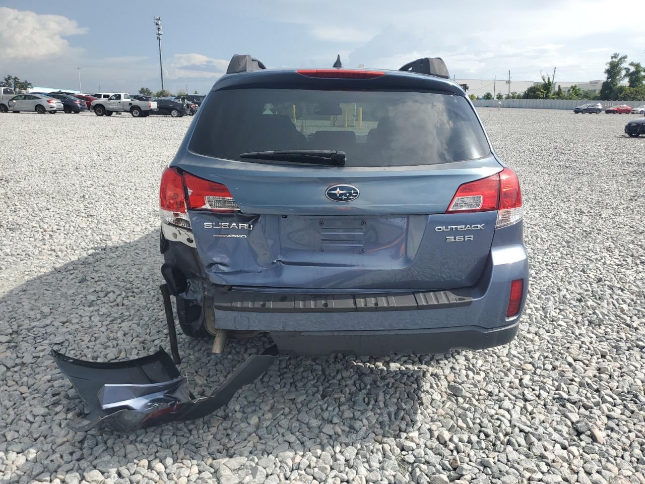 2014 Subaru Outback 3.6R Limited VIN: 4S4BRDLC0E2203487 Lot: 64123605