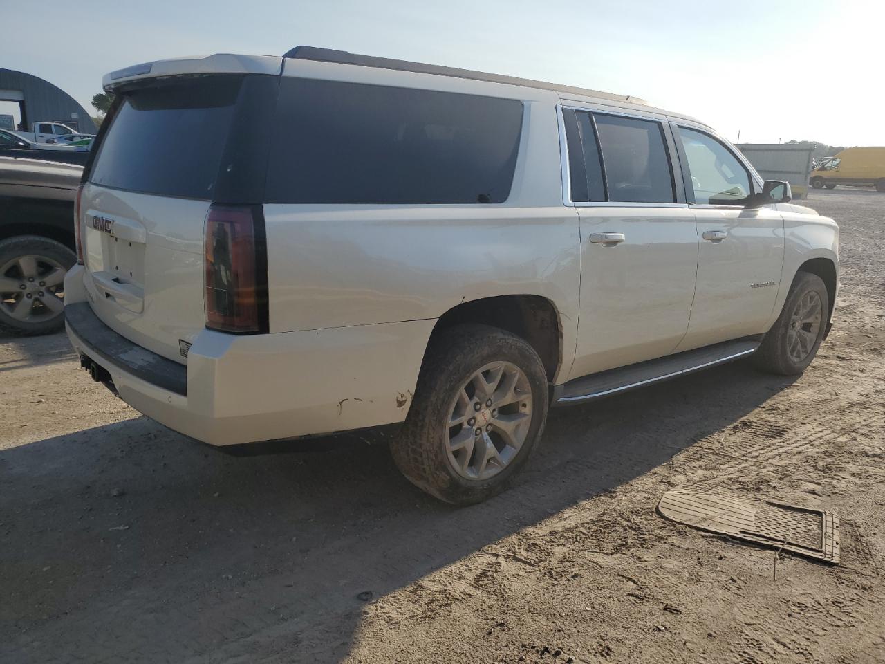 2015 GMC Yukon Xl K1500 Slt VIN: 1GKS2HKC3FR202252 Lot: 65077025