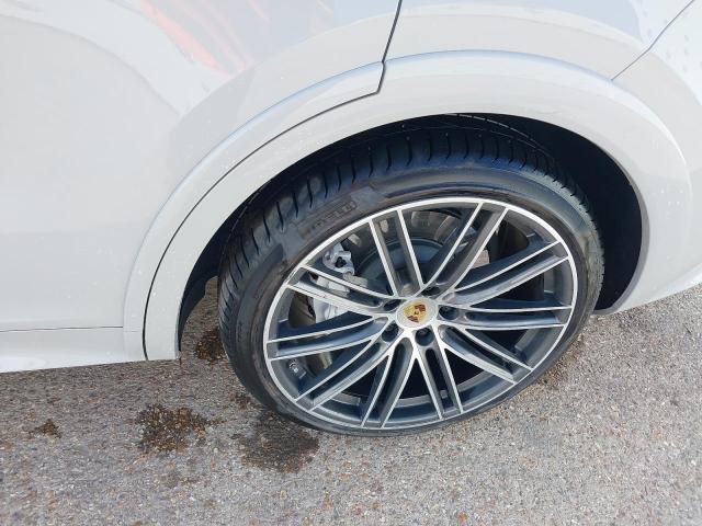 2022 PORSCHE CAYENNE V8