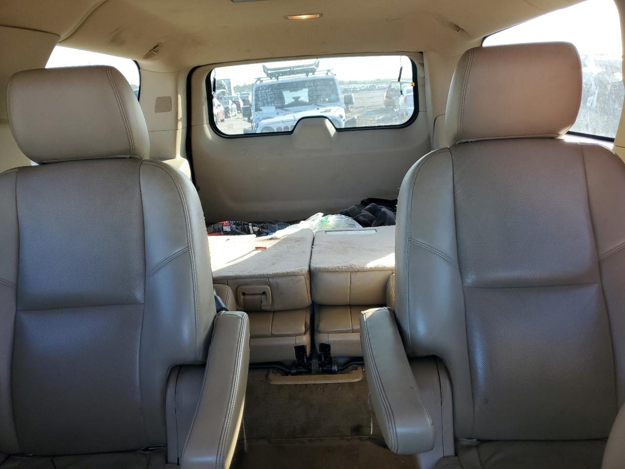 2011 Chevrolet Suburban C1500 Ltz VIN: 1GNSCKE05BR320599 Lot: 64181955