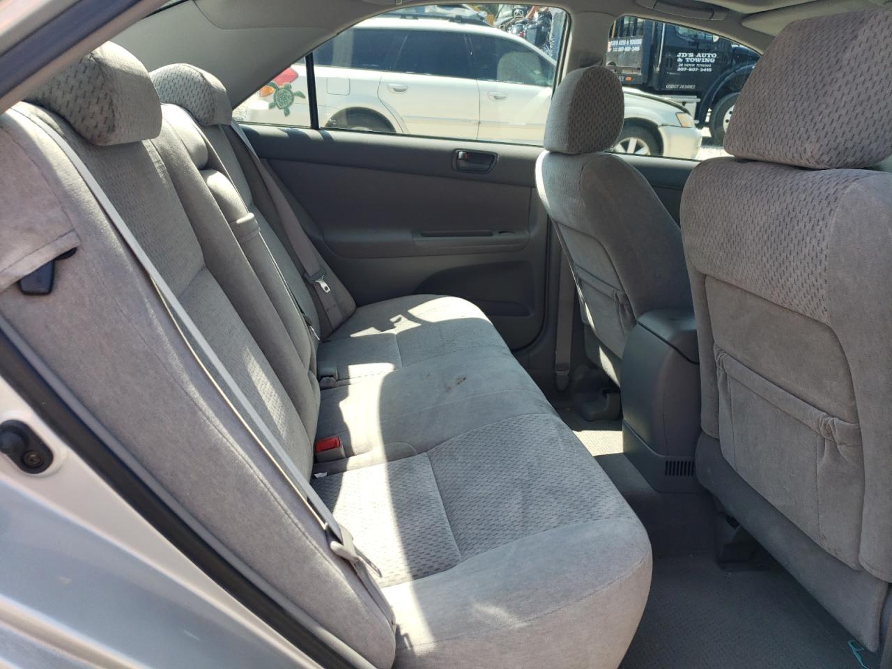 2004 Toyota Camry Le VIN: 4T1BE32K44U281515 Lot: 64942135