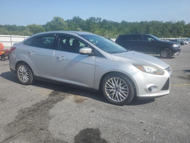 Sedans FORD FOCUS 2013 Silver