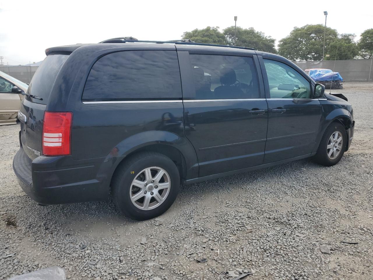2010 Chrysler Town & Country Lx VIN: 2A4RR2D14AR441739 Lot: 64903955