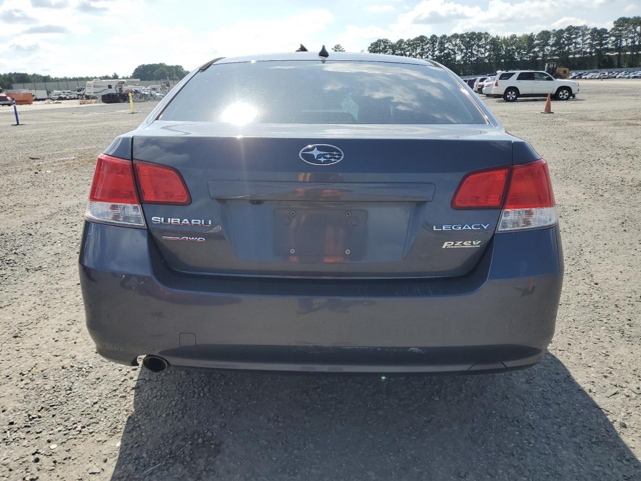2014 Subaru Legacy 2.5I Limited VIN: 4S3BMBL65E3027581 Lot: 64504815