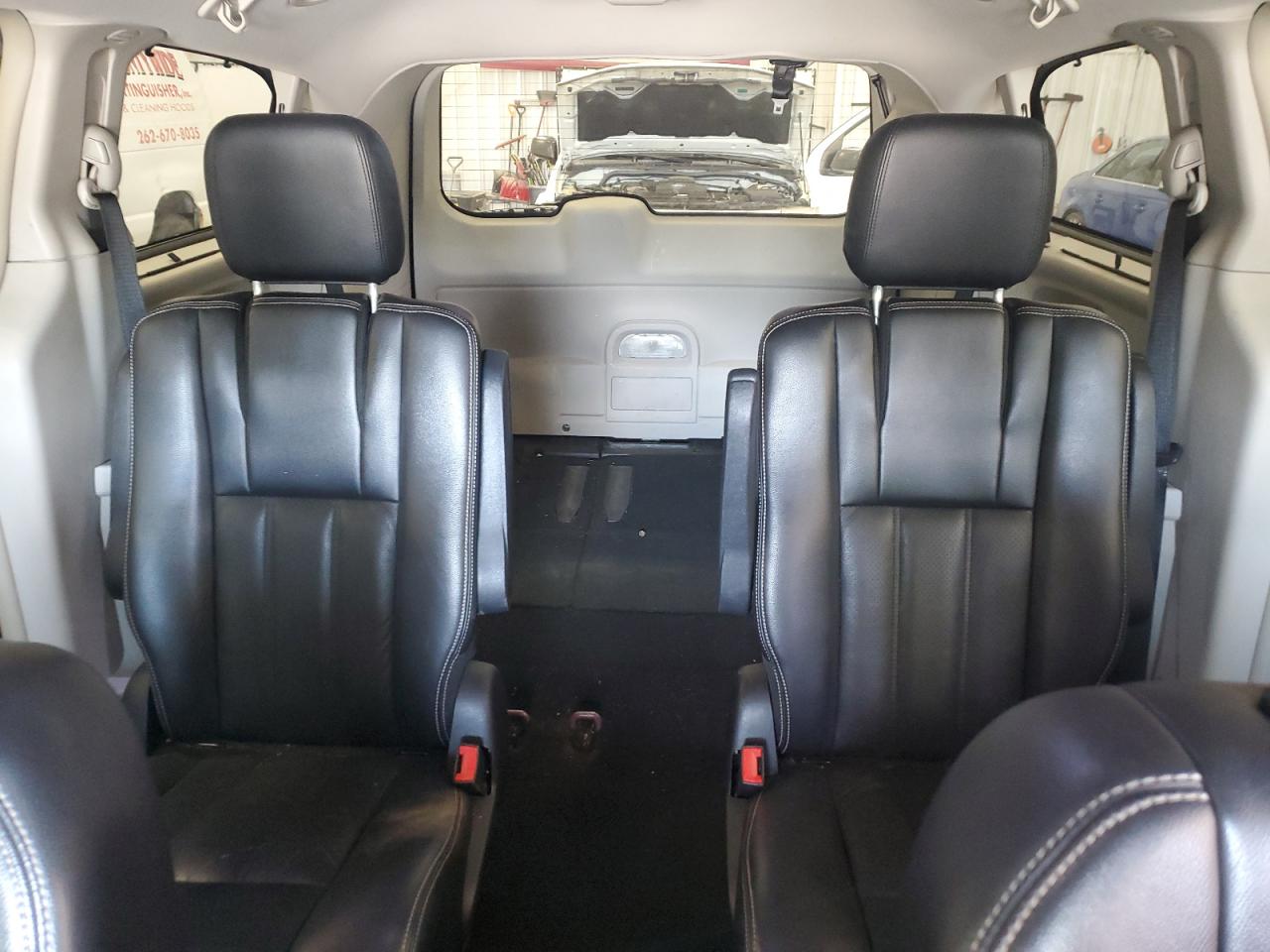 2011 Chrysler Town & Country Touring L VIN: 2A4RR8DG8BR635862 Lot: 64643625