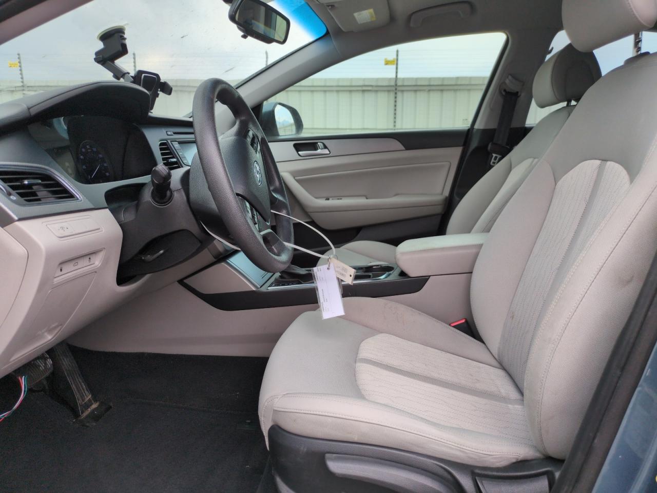 2016 Hyundai Sonata Hybrid VIN: KMHE24L17GA011038 Lot: 64370965