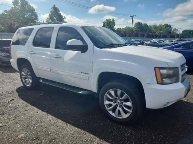 Parquets CHEVROLET TAHOE 2012 Biały