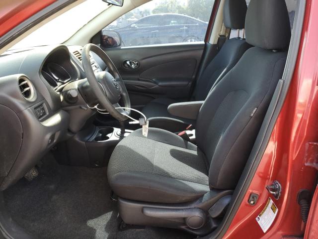 Sedans NISSAN VERSA 2013 Czerwony