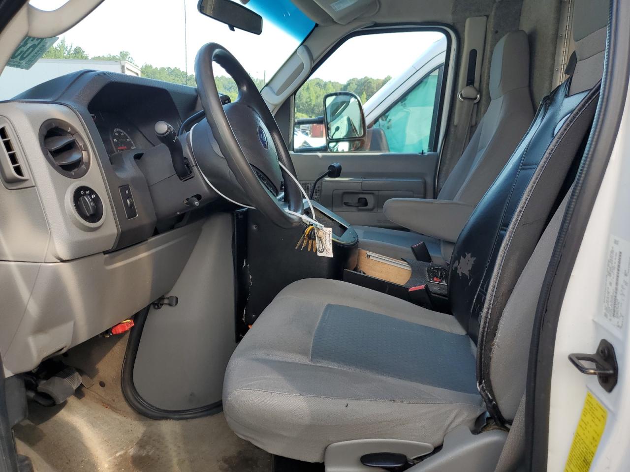 2013 Ford Econoline E350 Super Duty Cutaway Van VIN: 1FDWE3FSXDDA74851 Lot: 63290825