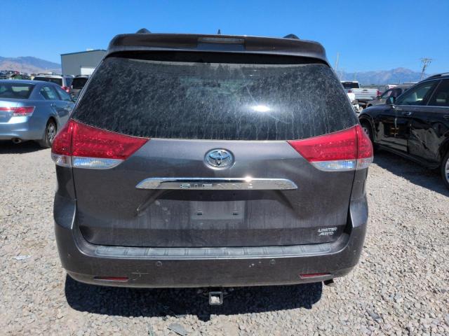 2013 TOYOTA SIENNA XLE  