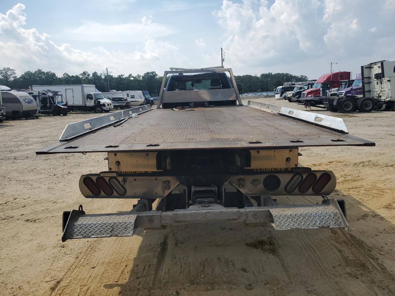 2022 Ford F550 Super Duty VIN: 1FDUF5HN1NDA19519 Lot: 65693085