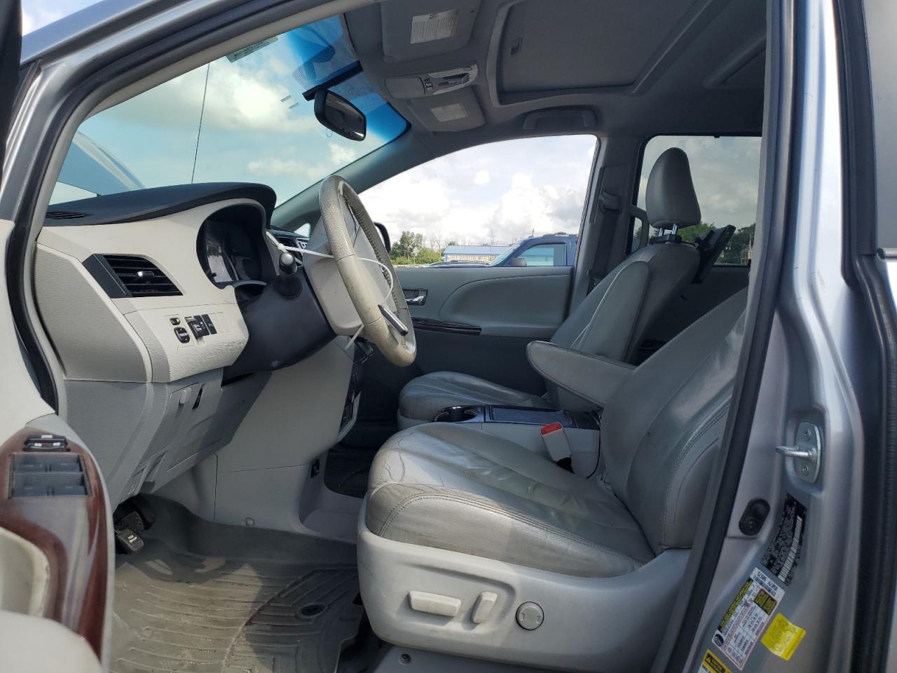 5tddk3dc0ds066858 5TDDK3DC0DS066858 2013 Toyota Sienna Xle