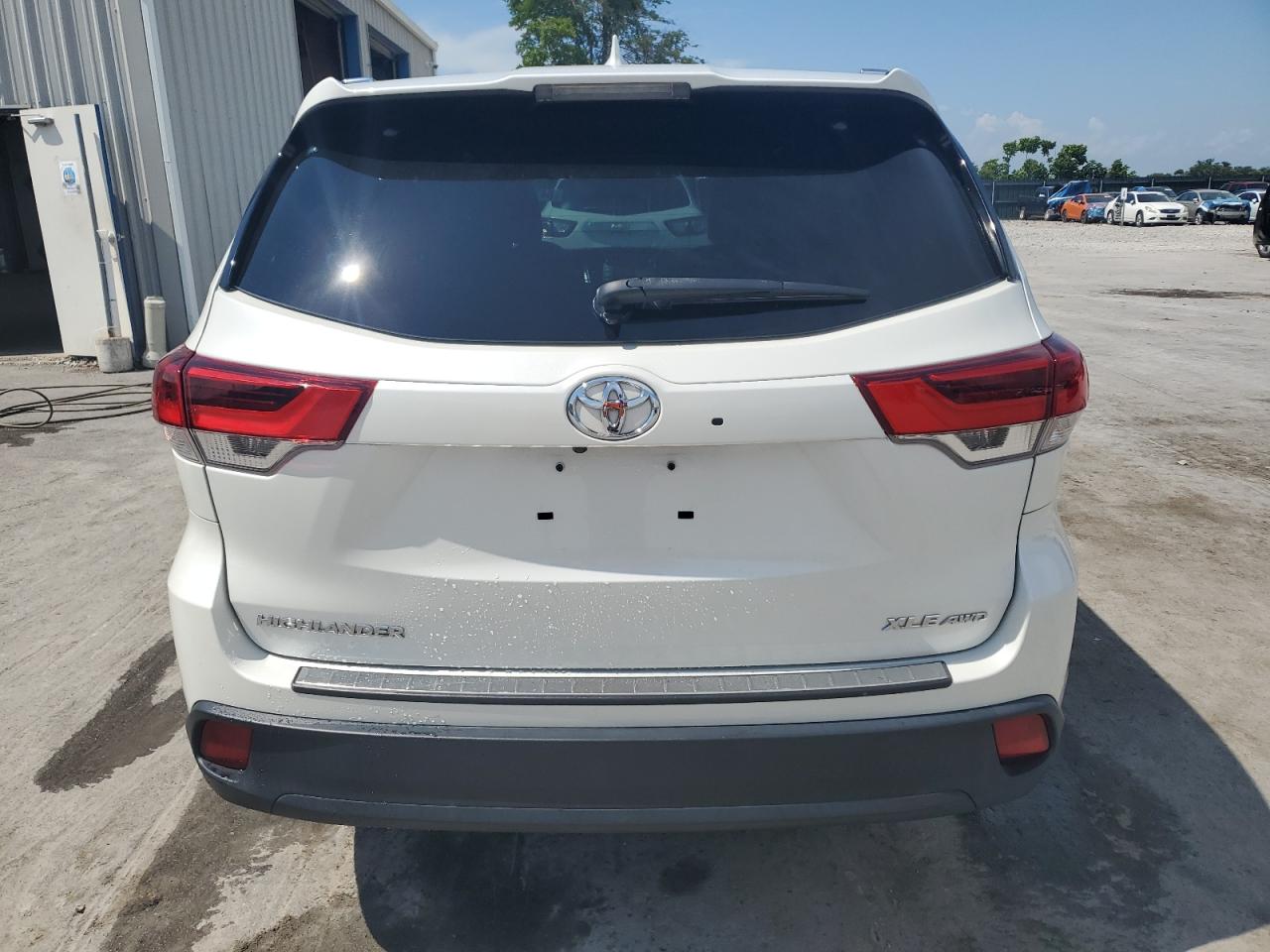 2018 Toyota Highlander Se VIN: 5TDJZRFHXJS546783 Lot: 64308465