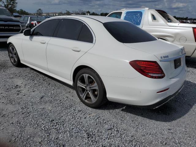 Sedans MERCEDES-BENZ E-CLASS 2017 Biały