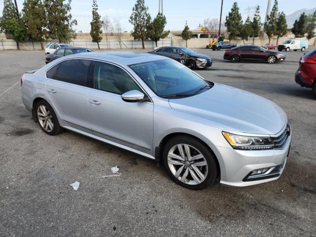  VOLKSWAGEN PASSAT 2017 Srebrny