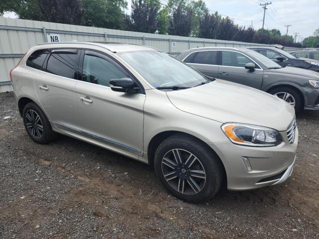  VOLVO XC60 2017 Золотой