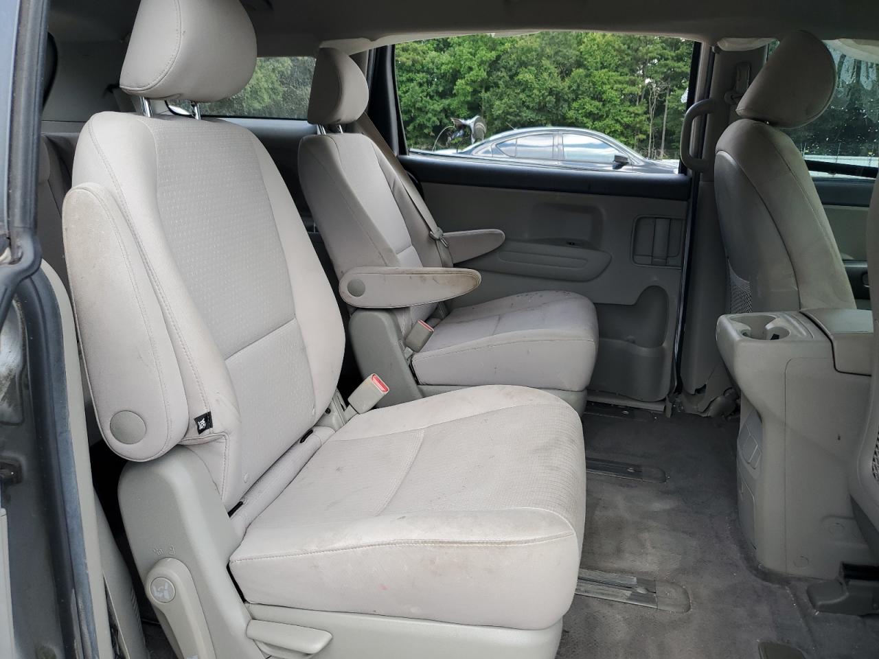 2017 Kia Sedona L VIN: KNDMA5C19H6285029 Lot: 64225445