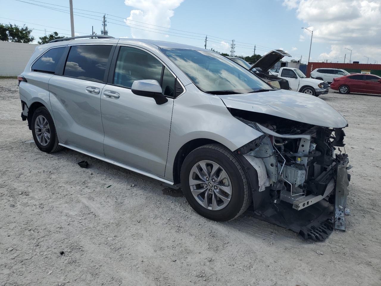 2022 Toyota Sienna Le VIN: 5TDKRKEC5NS124749 Lot: 66916915