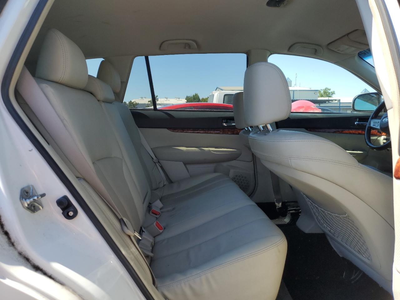 2011 Subaru Outback 2.5I Limited VIN: 4S4BRBJCXB3386913 Lot: 64886415