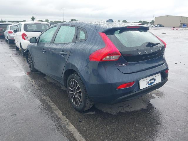 2018 VOLVO V40 MOMENT