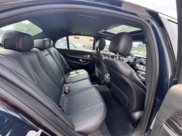 Sedans MERCEDES-BENZ E-CLASS 2017 Granatowy
