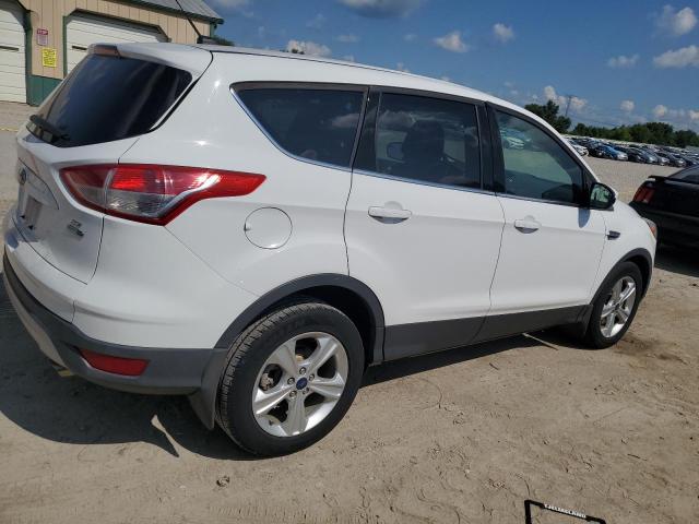 Паркетники FORD ESCAPE 2015 Белы