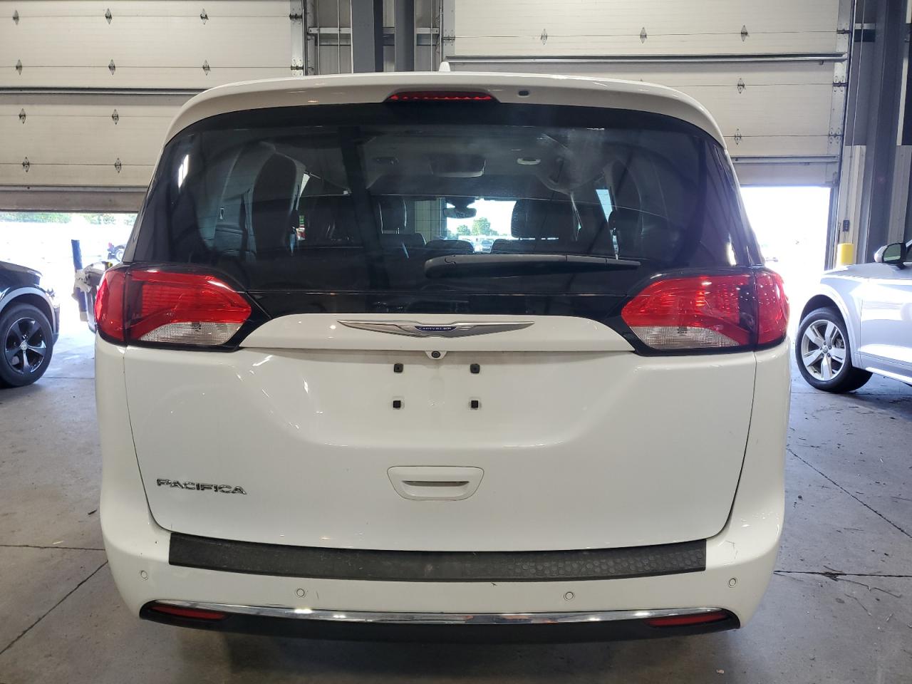 2019 Chrysler Pacifica Touring L VIN: 2C4RC1BG9KR527509 Lot: 64748435