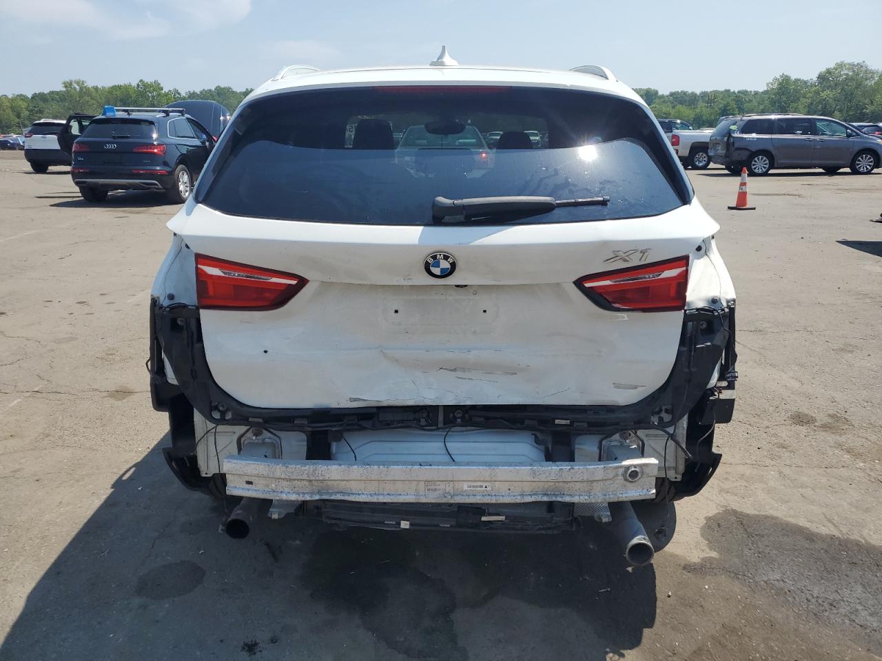 2017 BMW X1 xDrive28I VIN: WBXHT3C36H5F84703 Lot: 70303665