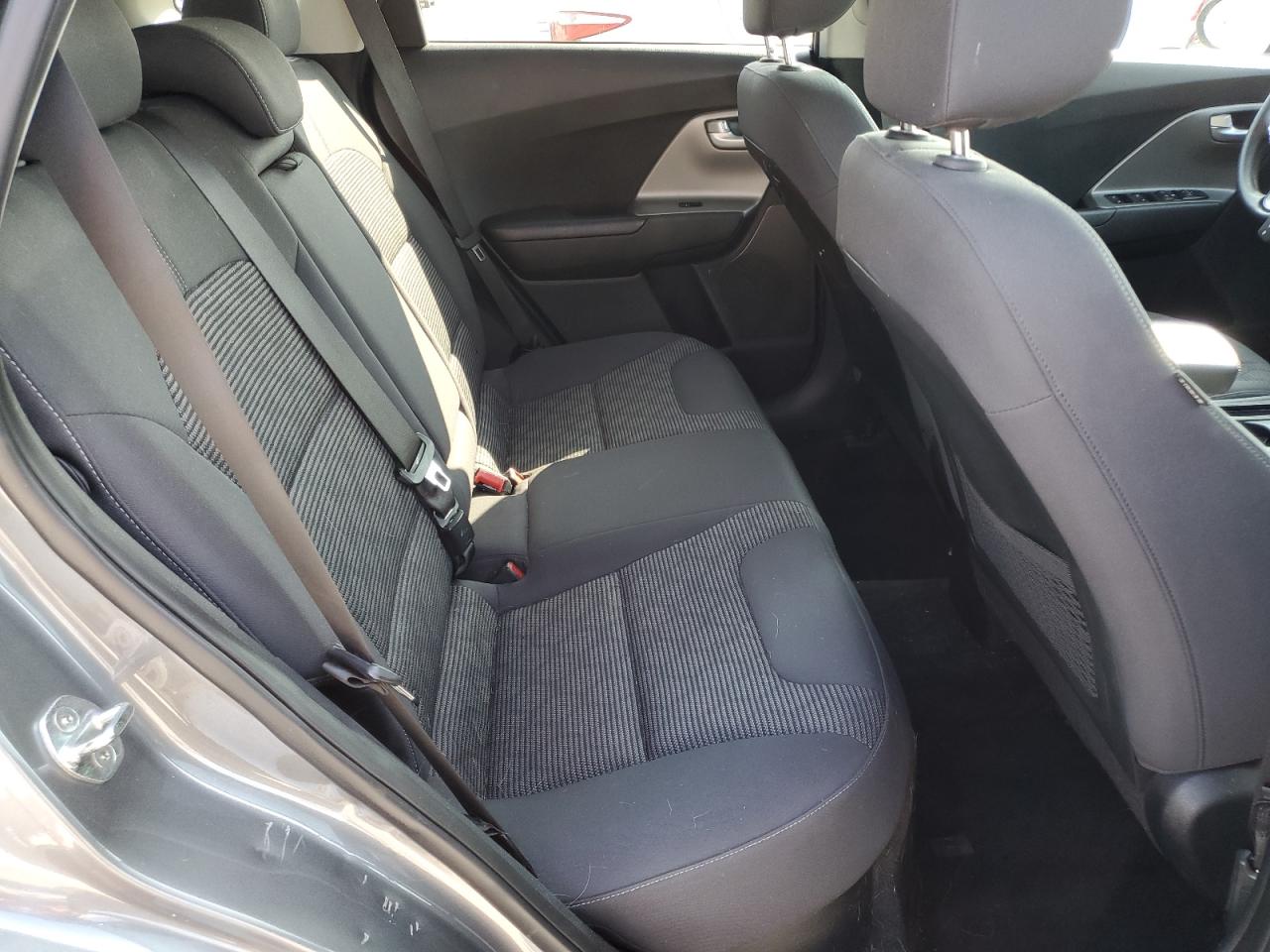 kndcb3lc8h5094982 KNDCB3LC8H5094982 2017 Kia Niro Fe
