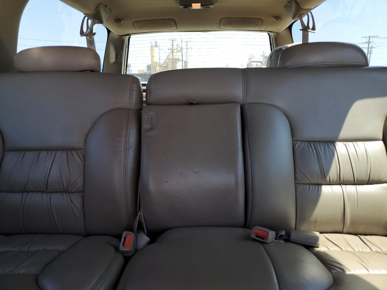 1999 Chevrolet Suburban C1500 VIN: 3GNEC16R2XG121506 Lot: 63914415
