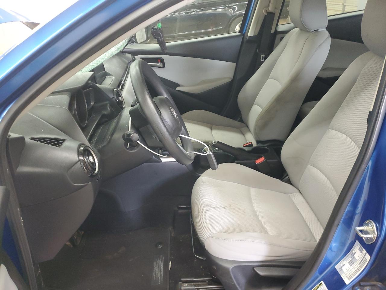 2019 Toyota Yaris L VIN: 3MYDLBYV3KY520417 Lot: 64668035