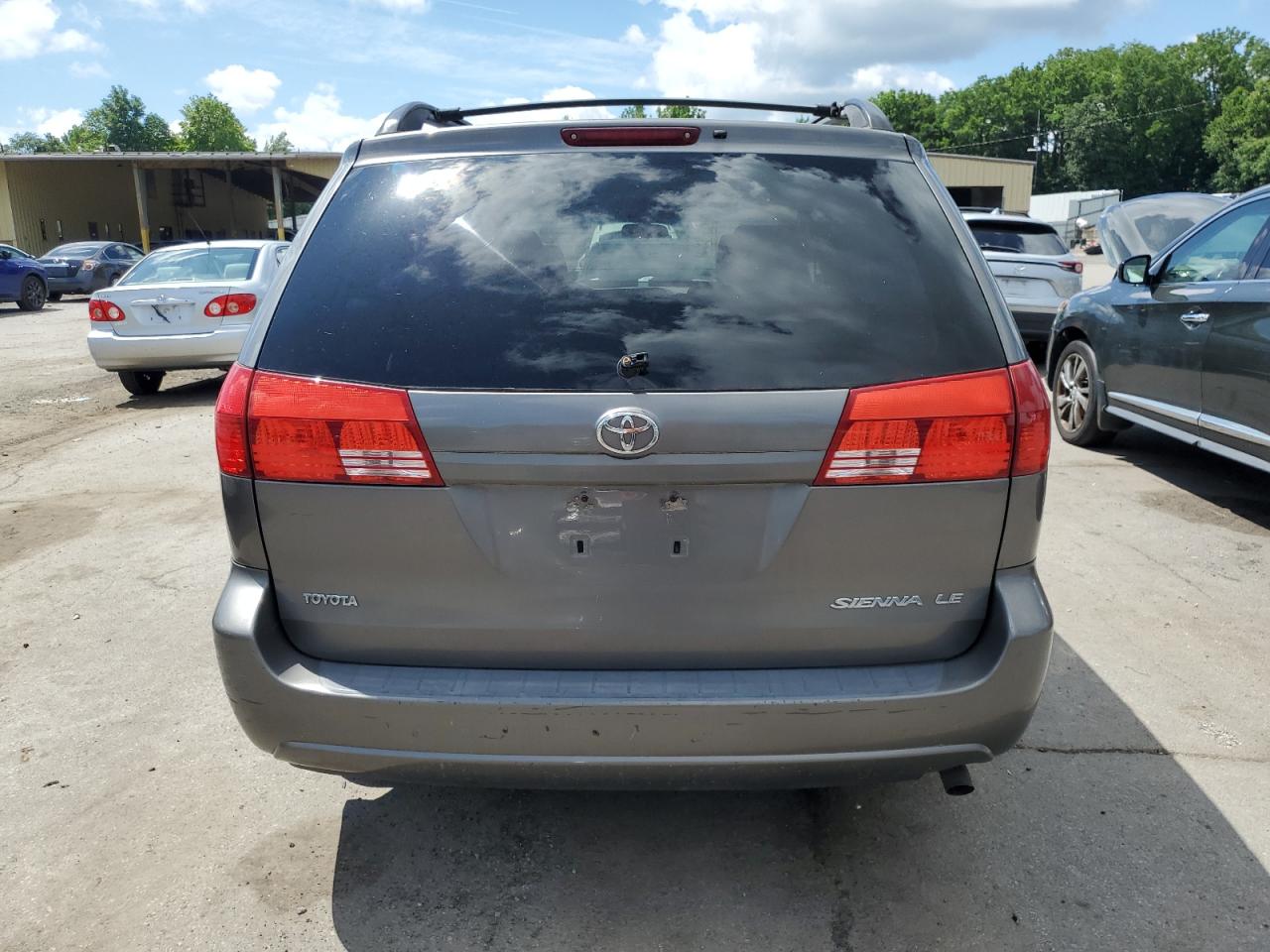 2004 Toyota Sienna Ce VIN: 5TDZA23C74S049639 Lot: 64000015