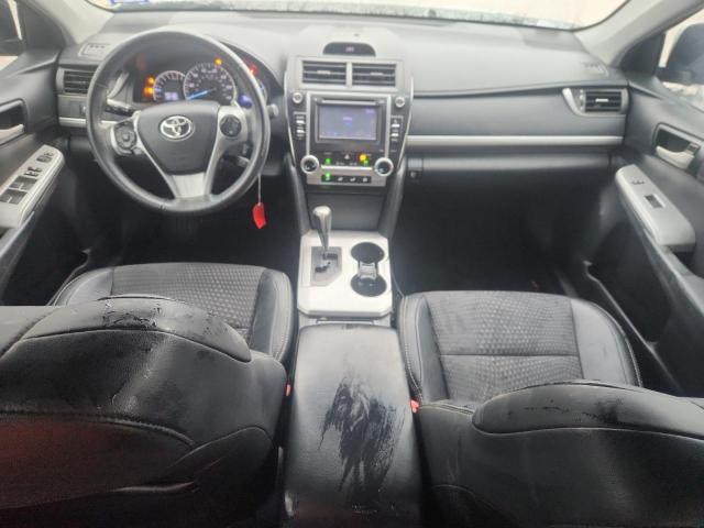 Sedans TOYOTA CAMRY 2013 Srebrny