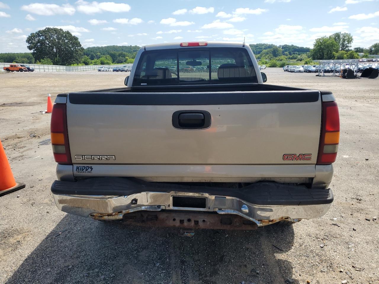 1999 GMC New Sierra K1500 VIN: 1GTEK14T2XZ518627 Lot: 64205735