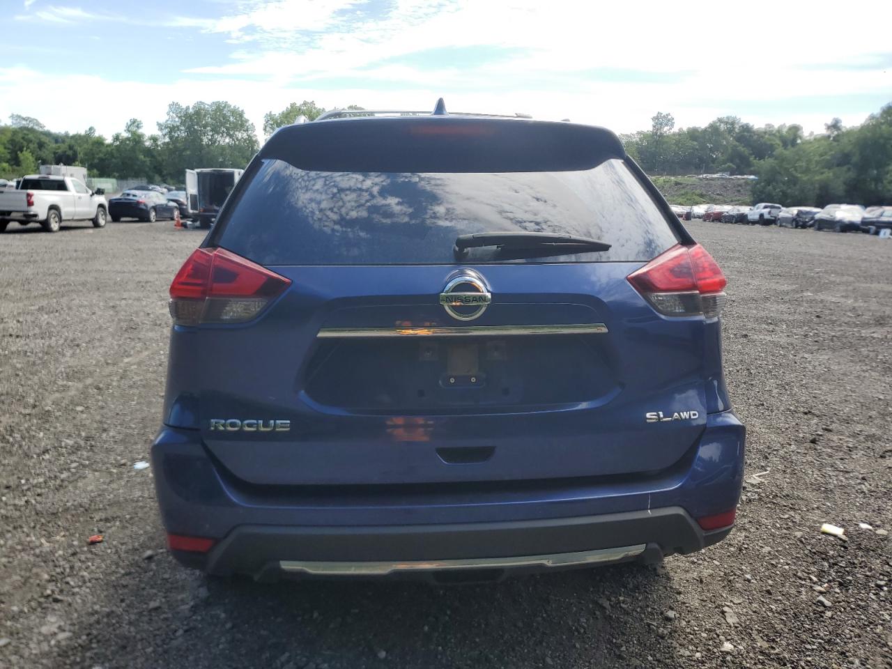 2017 Nissan Rogue S VIN: JN8AT2MV7HW015315 Lot: 65262055