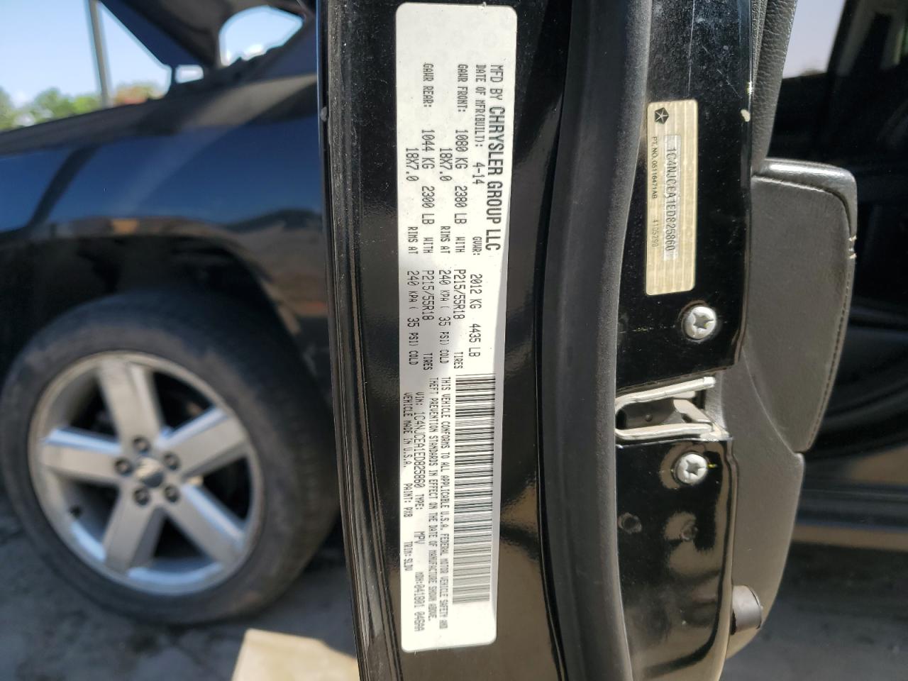 2014 Jeep Compass Latitude VIN: 1C4NJCEA1ED825860 Lot: 65144135