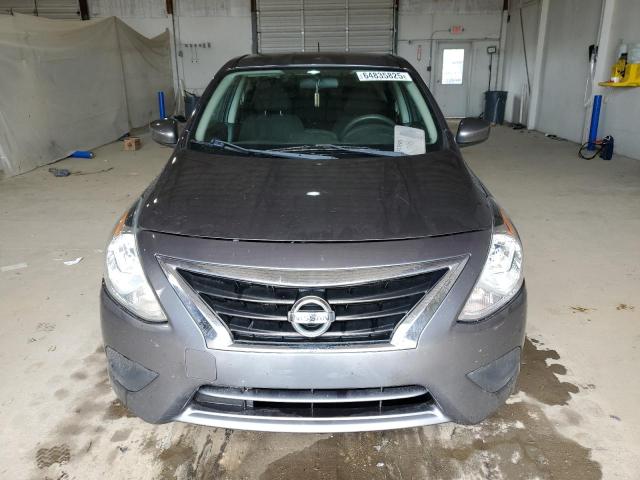  NISSAN VERSA 2018 Szary